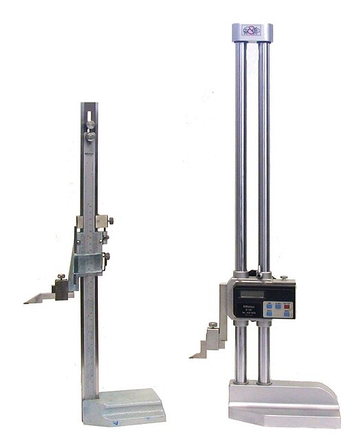 Digital and vernier height gauges, equipment reference photo